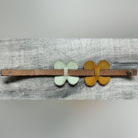 Authentic Cacharel Floral design adjustable leather bracelet - Picture 3 of 7